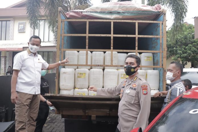 Polisi Berhasil Gagalkan Penyeludupan 8.280 Liter 