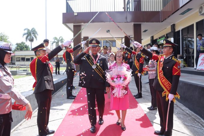 Kapolres Kotamobagu Lepas Personel Purna Bakti dengan Penghormatan Khidmat
