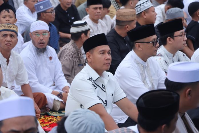 Kapolres dan Forkopimda Kotamobagu Shalat Idulfitri Bersama Warga