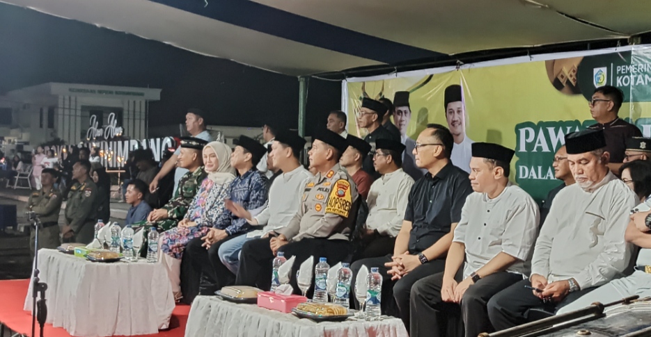 Lepas Pawai Takbiran, Wali Kota Weny Gaib Ajak Warga Jadikan Idul Fitri Sebagai Penguat Silaturahmi