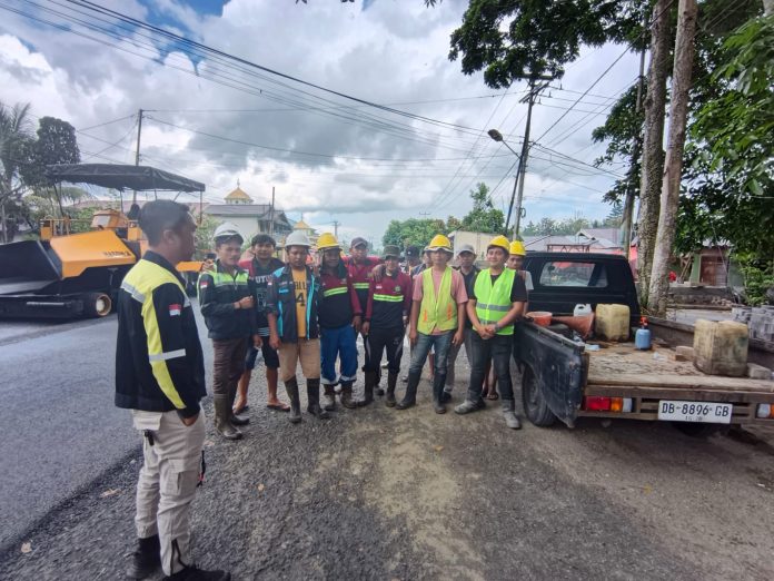 Dinas PUPR Kotamobagu Tangani Ruas Jalan Zakaria Imban Bertahap, Pengendara Dihimbau Tetap Waspada