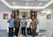 Ketua DPD PAN Kotamobagu Muhammad Soekarno Hatta Binol Silaturahmi dengan Mendes PDT Yandri Susanto Ketua DPD PAN Kotamobagu Muhammad Soekarno Hatta Binol Silaturahmi dengan Mendes PDT Yandri Susanto