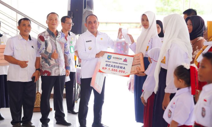 Pemkab Bolmong dan PT Conch Perkuat Komitmen Pendidikan, 30 Siswa Berprestasi Terima Beasiswa