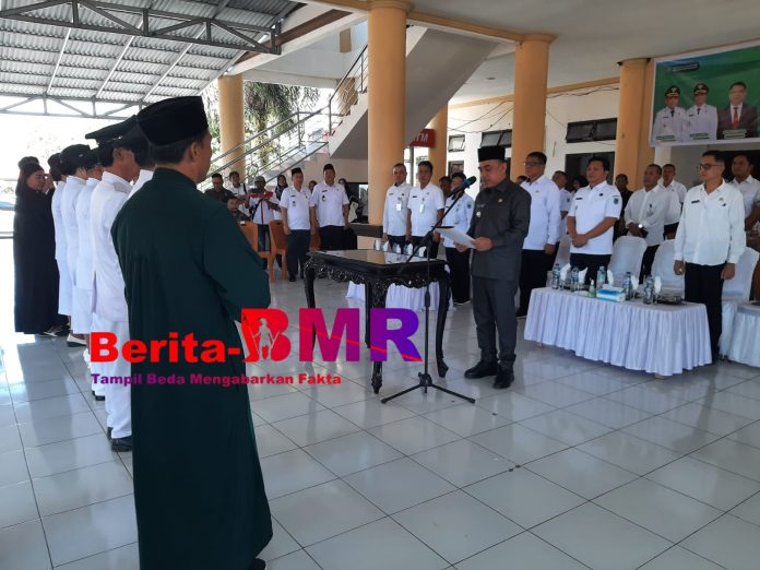 Lantik Lima Sangadi PAW, Bupati Yusra Alhabsyi Tekankan Inovasi dan Penguatan Pelayanan Desa