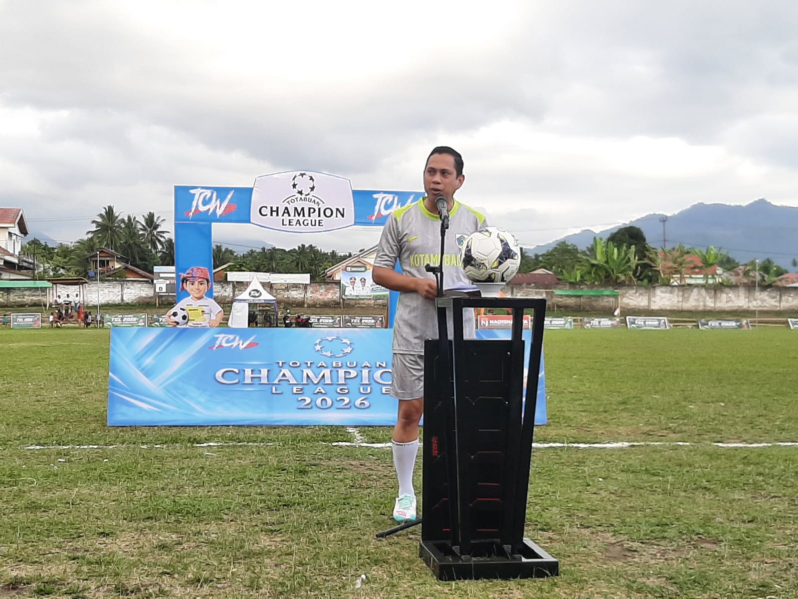 Wali Kota Weny Gaib Buka Open Tournament Sepak Bola Totabuan Champion League 2026
