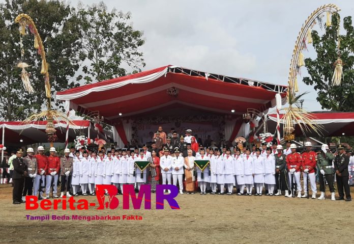 Bupati Yusra Alhabsyi Pimpin Upacara HUT ke-81 RI di Mopuya