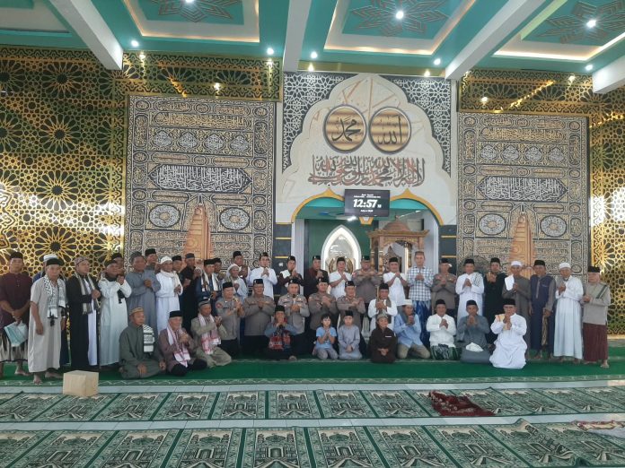 Jumat Keliling di Tanoyan Selatan, Kapolres Kotamobagu Perkuat Silaturahmi dan Ajak Masyarakat Jaga Kamtibmas